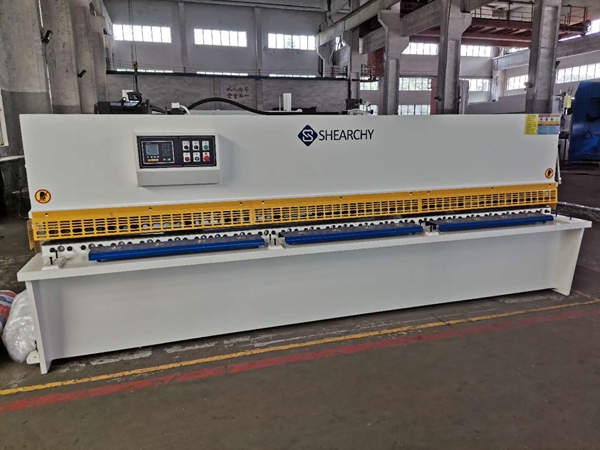 6X4米液壓數(shù)控剪板機(jī)